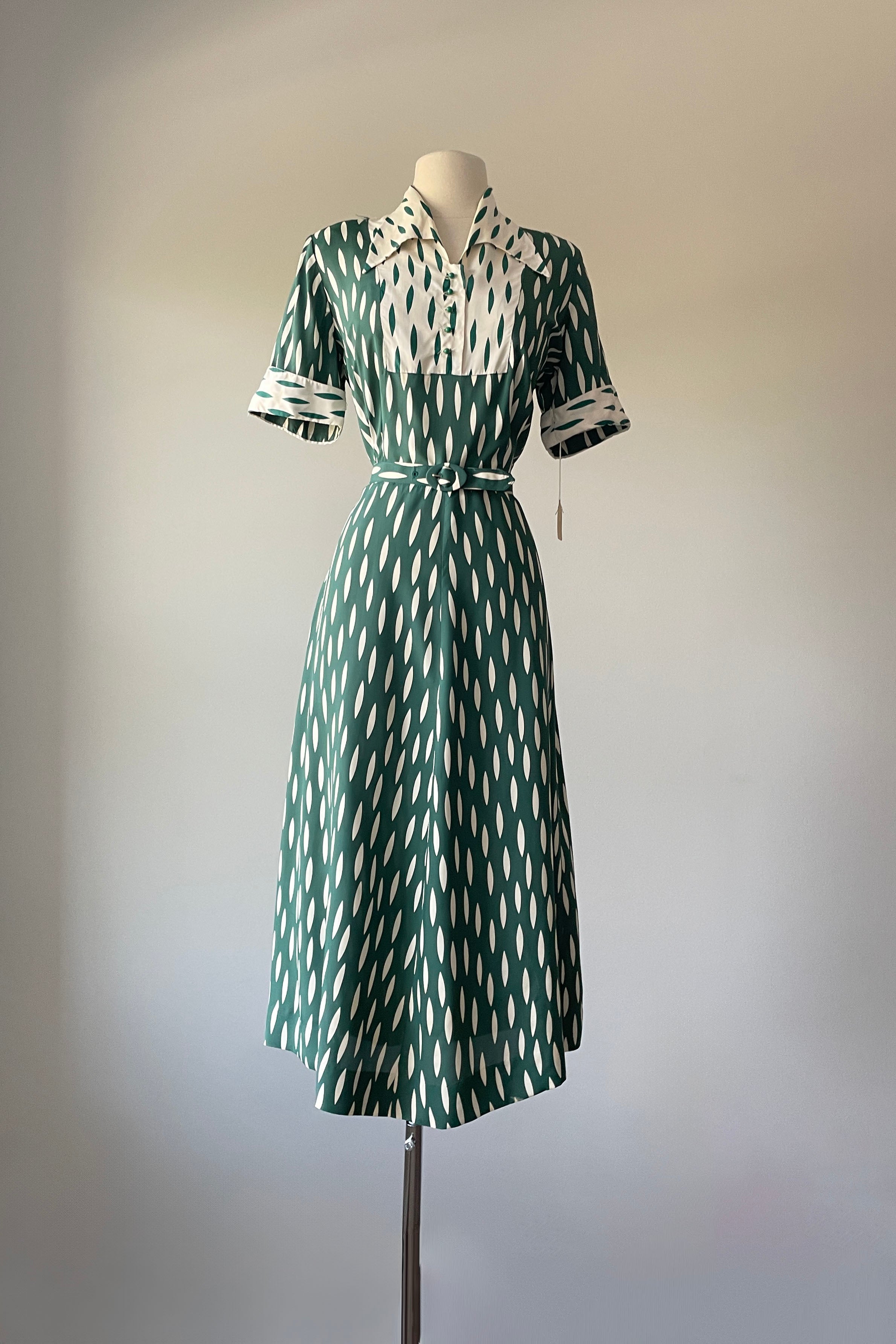 Vintage 1940s Green Ovals Dress by Claire Tiffany NWT | MEDIUM Mill Street Vintage Vintage 1940s Green Ovals Dress by Claire Tiffany NWT | MEDIUM Mill Street Vintage