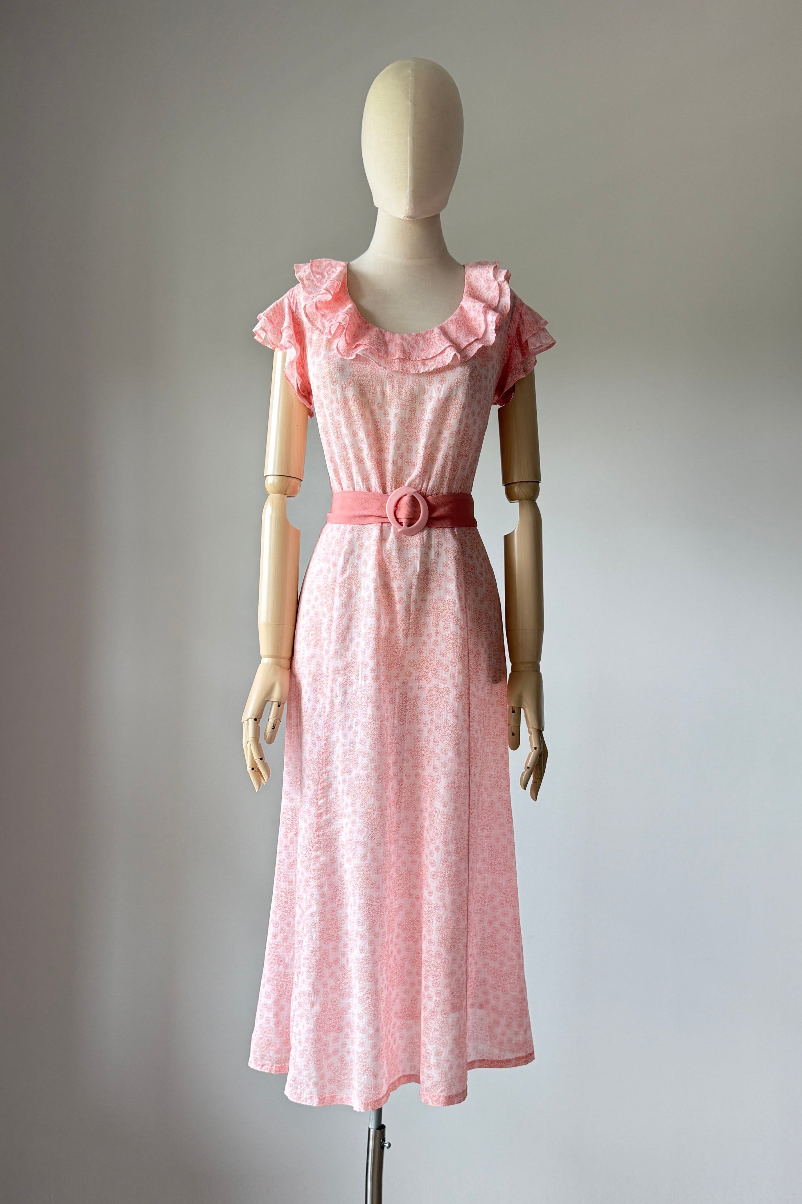 1930s pink dress Vintage Daisy Print Cotton Voile inspired bias Baby Girl Velvet Christmas 5.7.26 Size:8.5x11