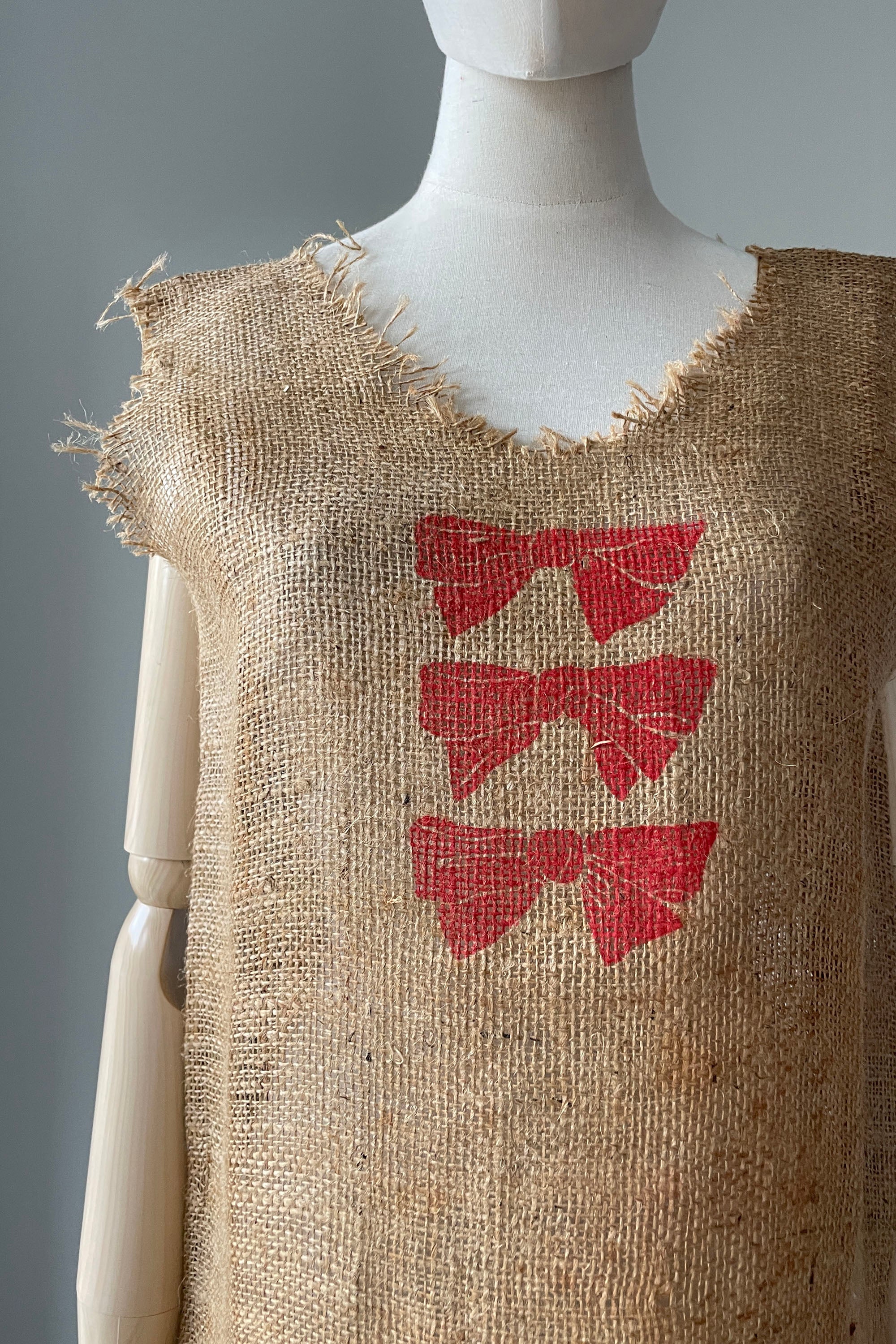 1950s Burlap Bow Tie Print Dress by Robin Shaffer | XS/S Mill Street Vintage 1950s Burlap Bow Tie Print Dress by Robin Shaffer | XS/S Mill Street Vintage