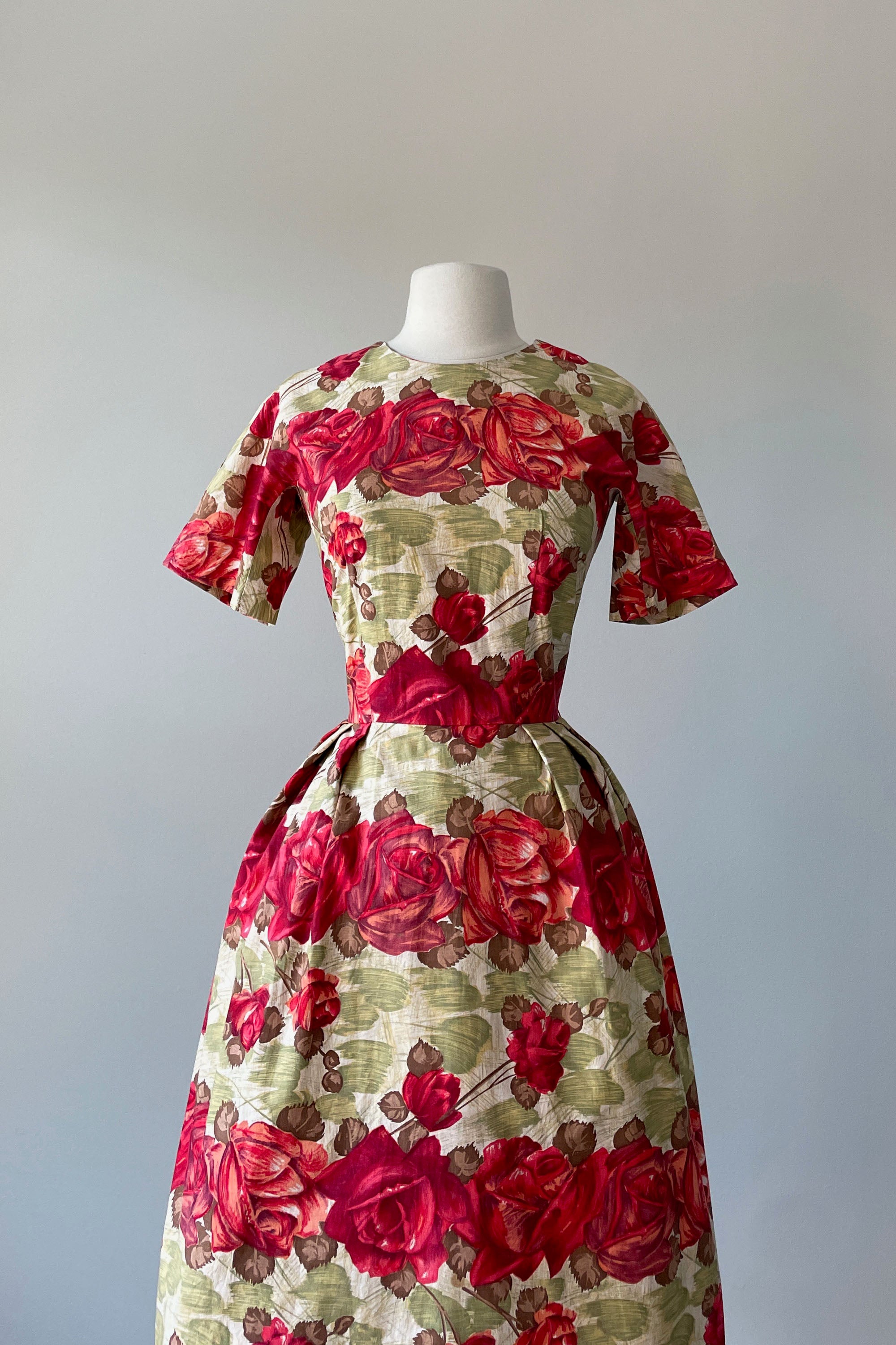 1950s Red Rose Dress | SMALL – Mill Street Vintage